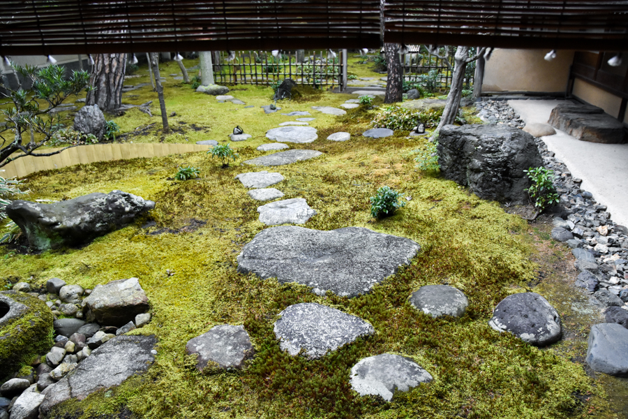 弘道館の苔庭